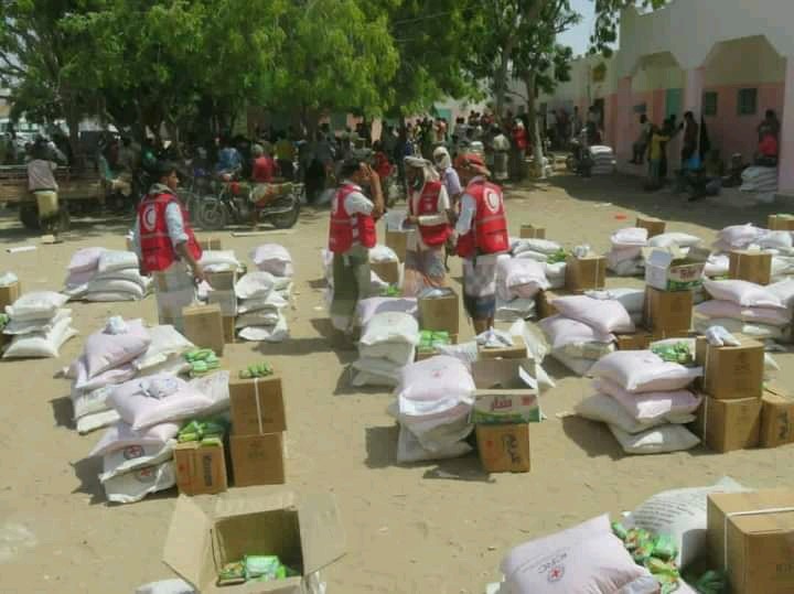 The Red Crescent And The ICRC Distribute Food To 550 Displaced Families