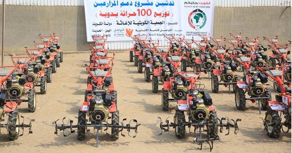 Kuwait Society for Relief distributes 100 manual plough machines to farmers in Hodeidah