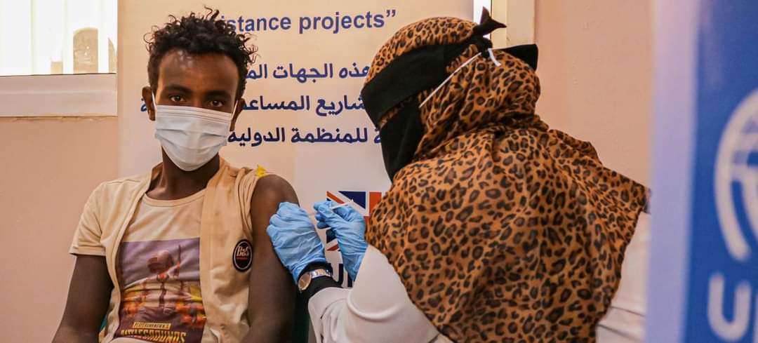 المنظمة الدولية للهجرة تطلق حملة التطعيم ضد مرض كوفيد -19 للمهاجرين في اليمن