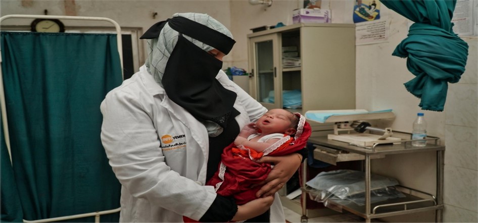 توفير مرافق صحية وفرق طبية متنقلة وتأهيل ‎ قابلات في أنحاء ‎اليمن