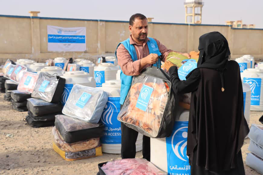 HUMAN ACCESS distributed 100 Water Tanks and 320 Blankets to the Displaced People Affected by floods in Marib