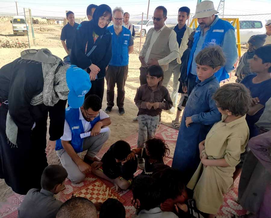 فريق المفوضية السامية للأمم المتحدة لشؤون اللاجئين يزور المركز الاجتماعي للنازحين في مأرب