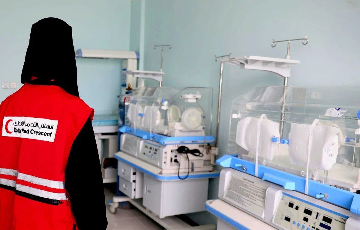 الهلال القطري يعلن اعتزامه تنفيذ 76 مشروعًا صحيًا في عدة دول من بينها اليمن